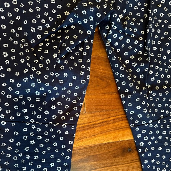 J. By J. Crew Winnie Navy Floral Pants; Size 0 - Picture 6 of 10